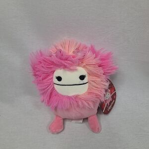 5" Caparinne Bigfoot - 2023 Valentine's Squishmallow NWT Heart Headband